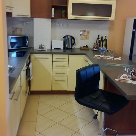 Isabell Apartments Gyor Bagian luar foto