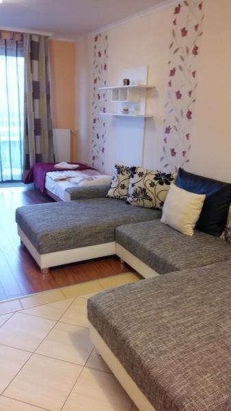 Isabell Apartments Gyor Bagian luar foto