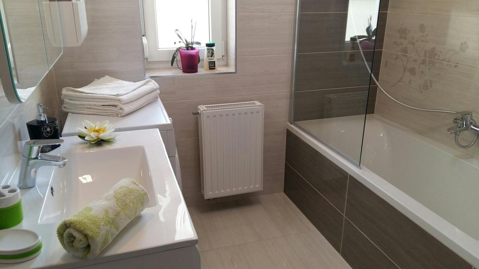 Isabell Apartments Gyor Bagian luar foto