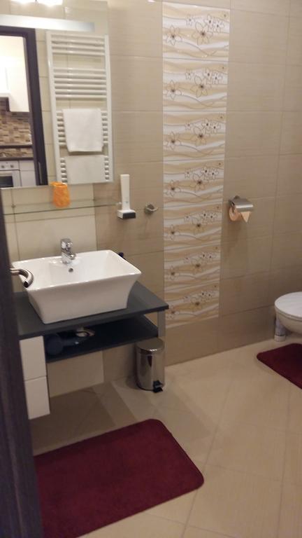 Isabell Apartments Gyor Bagian luar foto